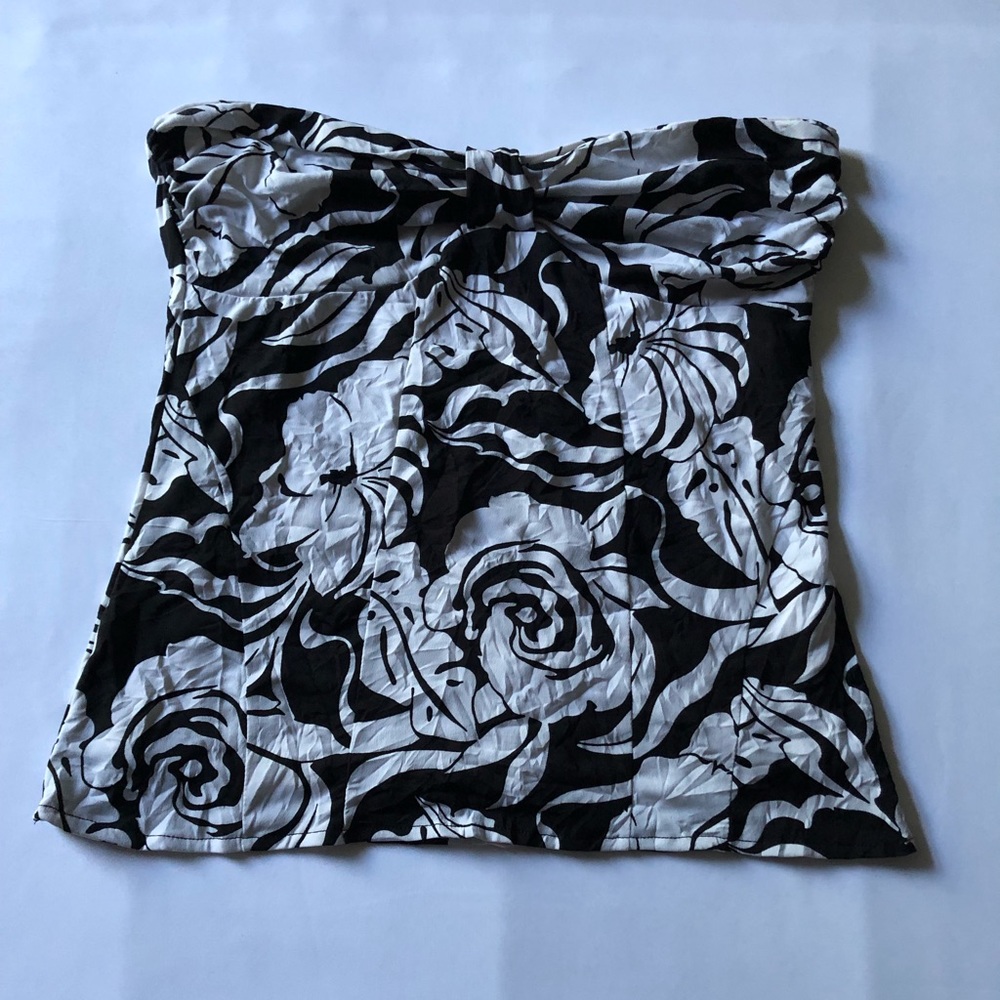 Women White Black Size M Black And White Color Sleeveless Top - 0710